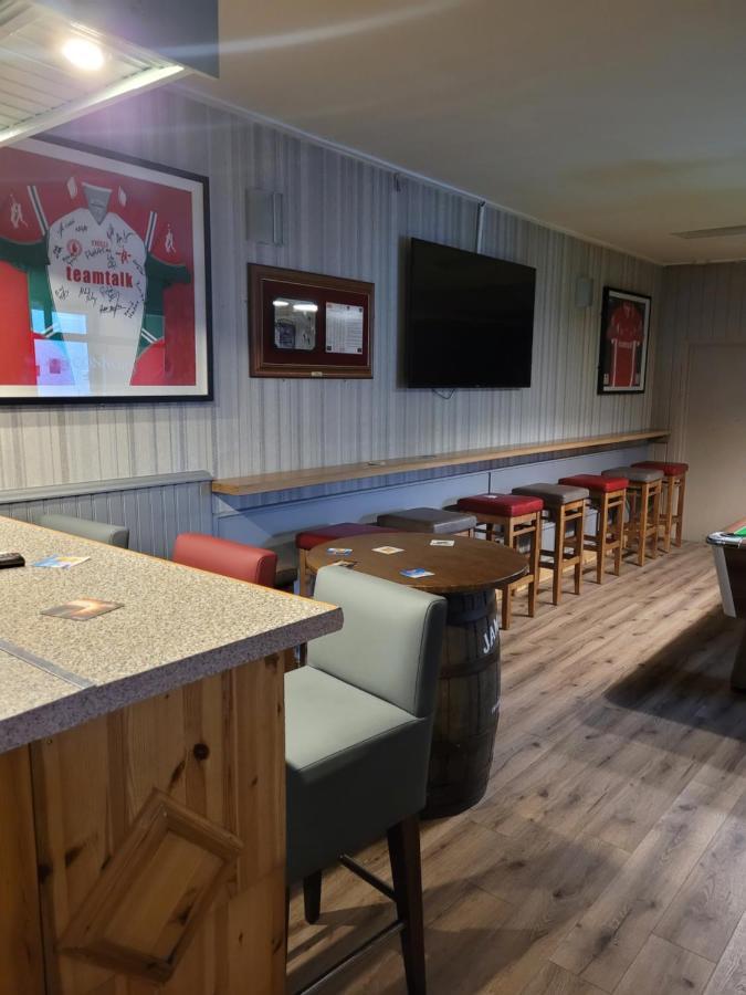 O'Connors Bar Restaurant And Guesthouse Dromore  Bagian luar foto
