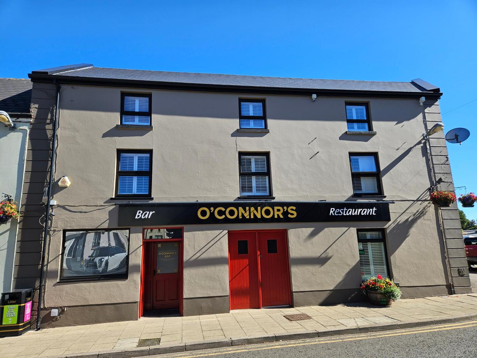 O'Connors Bar Restaurant And Guesthouse Dromore  Bagian luar foto